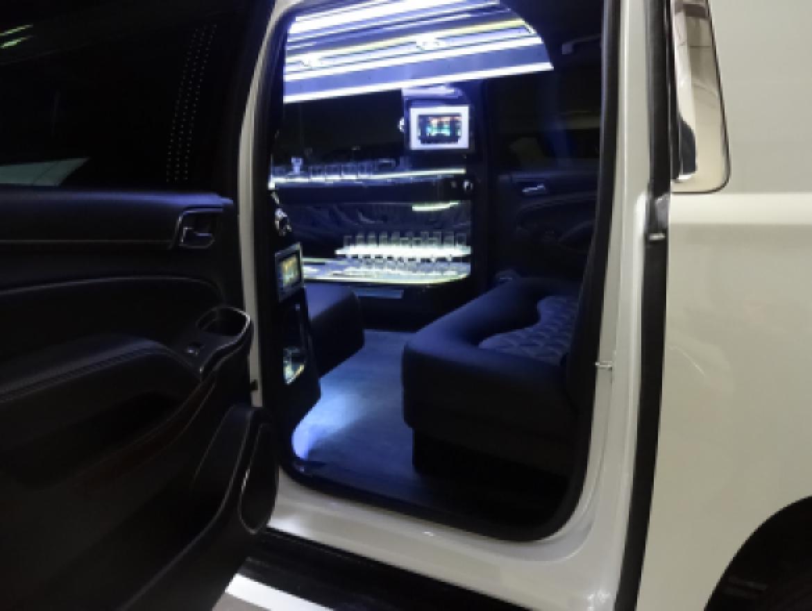 SUV Stretch for Sale in Irvine, CA - Photo 3