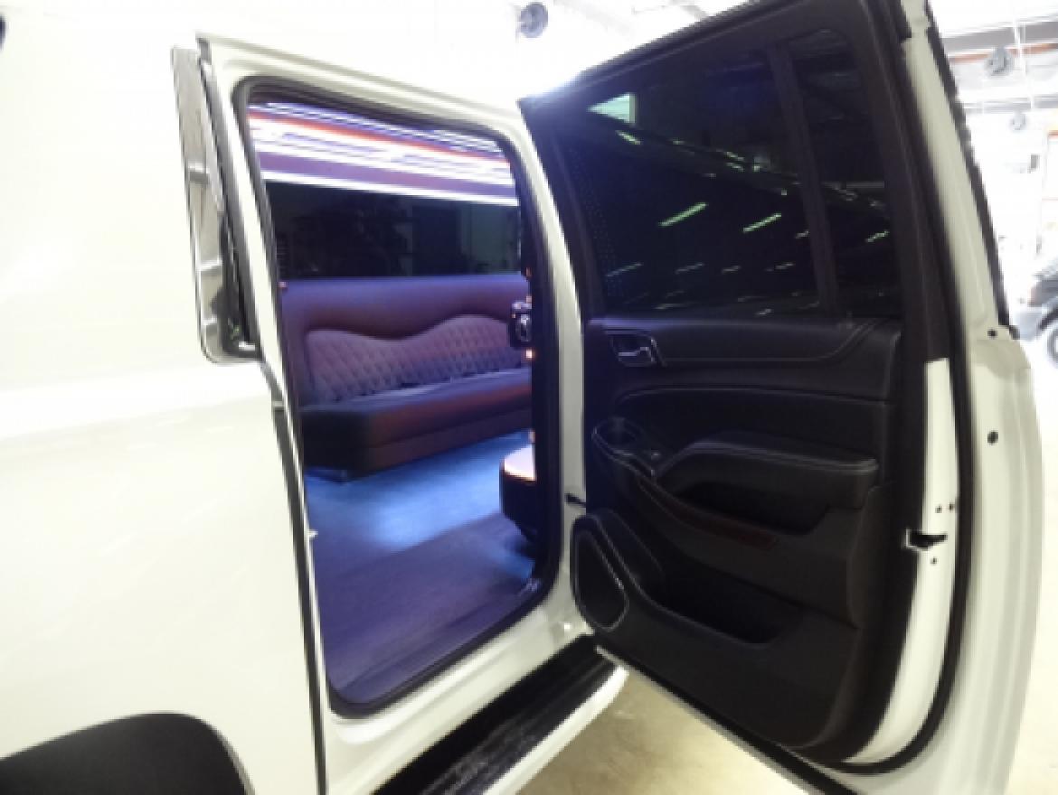 SUV Stretch for Sale in Irvine, CA - Photo 6