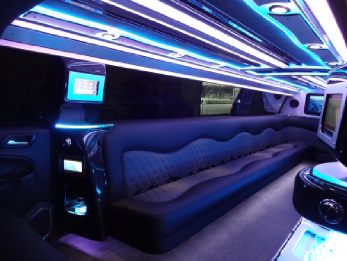 SUV Stretch for Sale in Irvine, CA - Photo 23