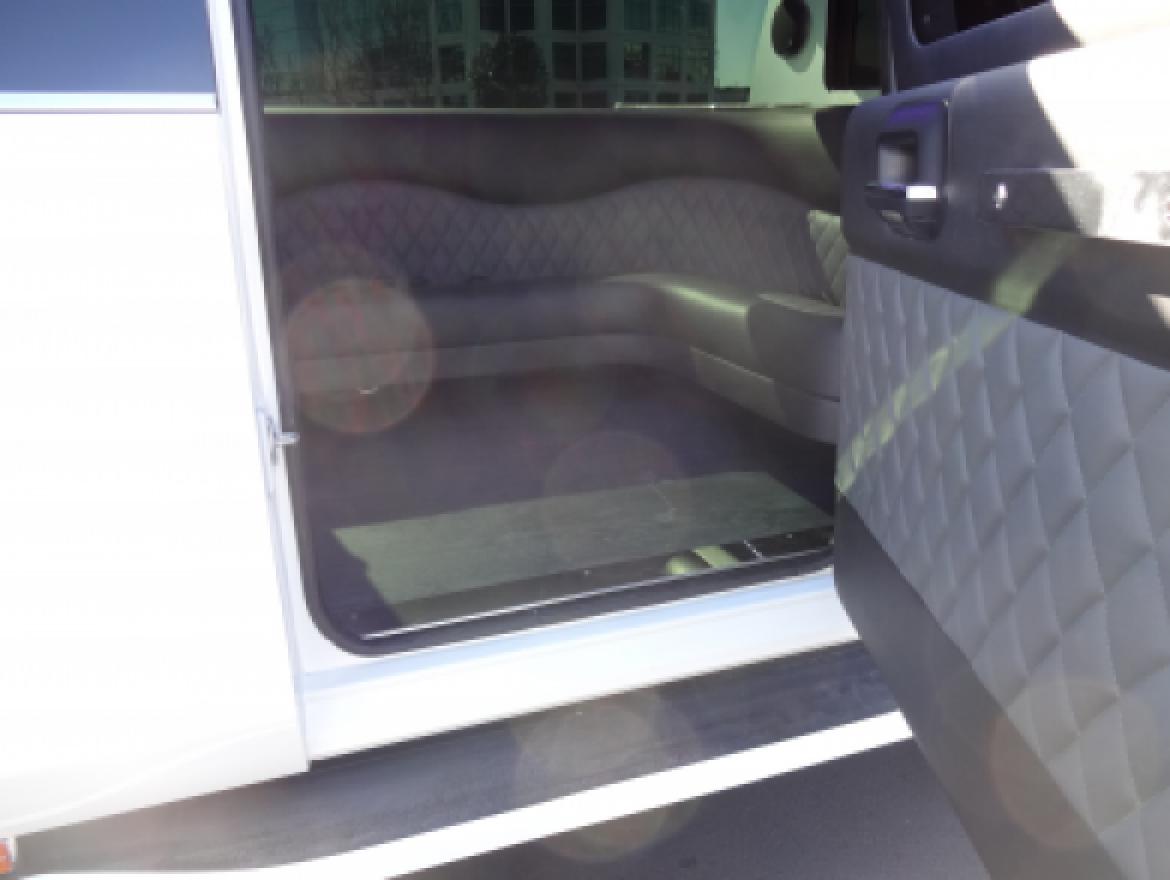 SUV Stretch for Sale in Irvine, CA - Photo 28