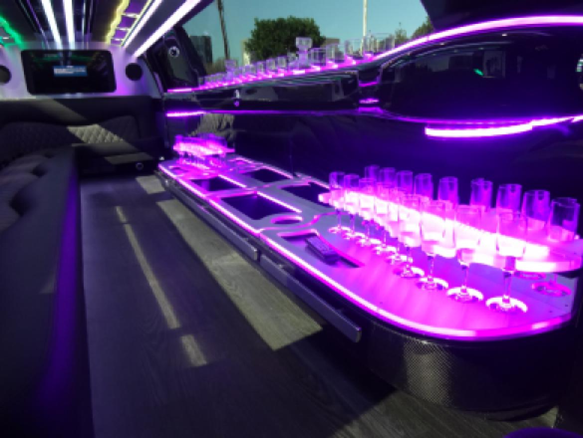 SUV Stretch for Sale in Irvine, CA - Photo 30