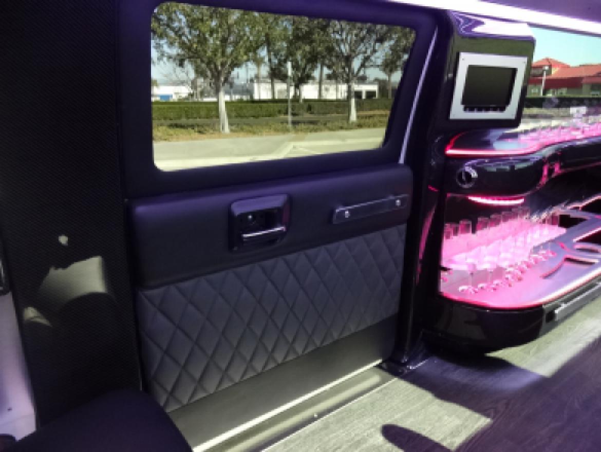 SUV Stretch for Sale in Irvine, CA - Photo 33
