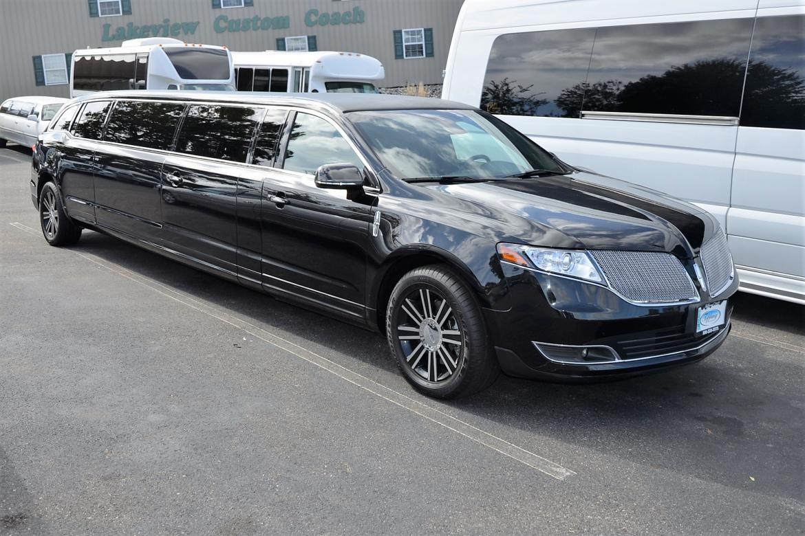Limousine for Sale in Oaklyn, NJ - Photo 2
