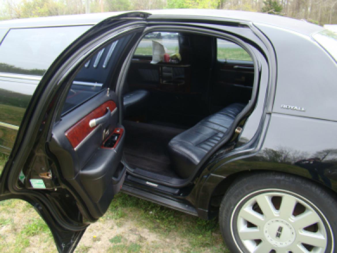 Limousine for Sale in Egg Harbor City, NJ - Photo 13