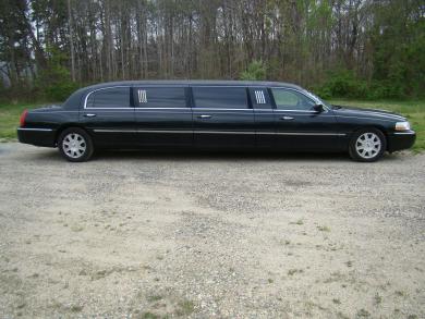 2006 Lincoln Town Car Executive Limo Limousine - Limousine for Sale in Egg Harbor City, NJ - Photo 4
