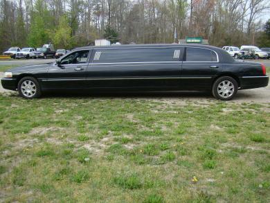 2006 Lincoln Town Car Executive Limo Limousine - Limousine for Sale in Egg Harbor City, NJ - Photo 8