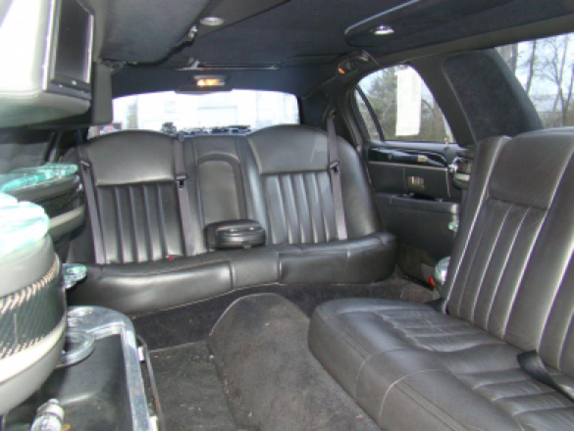 Limousine for Sale in Egg Harbor City, NJ - Photo 17