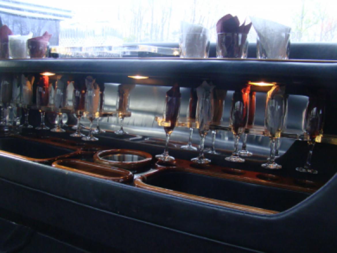 Limousine for Sale in Egg Harbor City, NJ - Photo 33