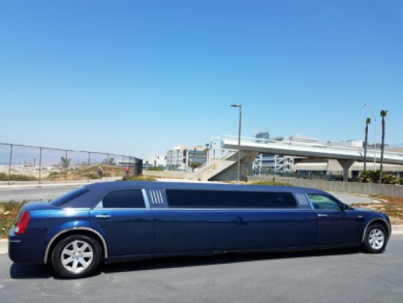 2006 Chrysler 300 Limousine for Sale in Los Angeles, CA - Photo 3