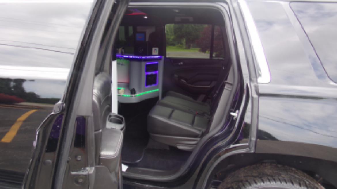 SUV Stretch for Sale in North East, PA - Photo 8