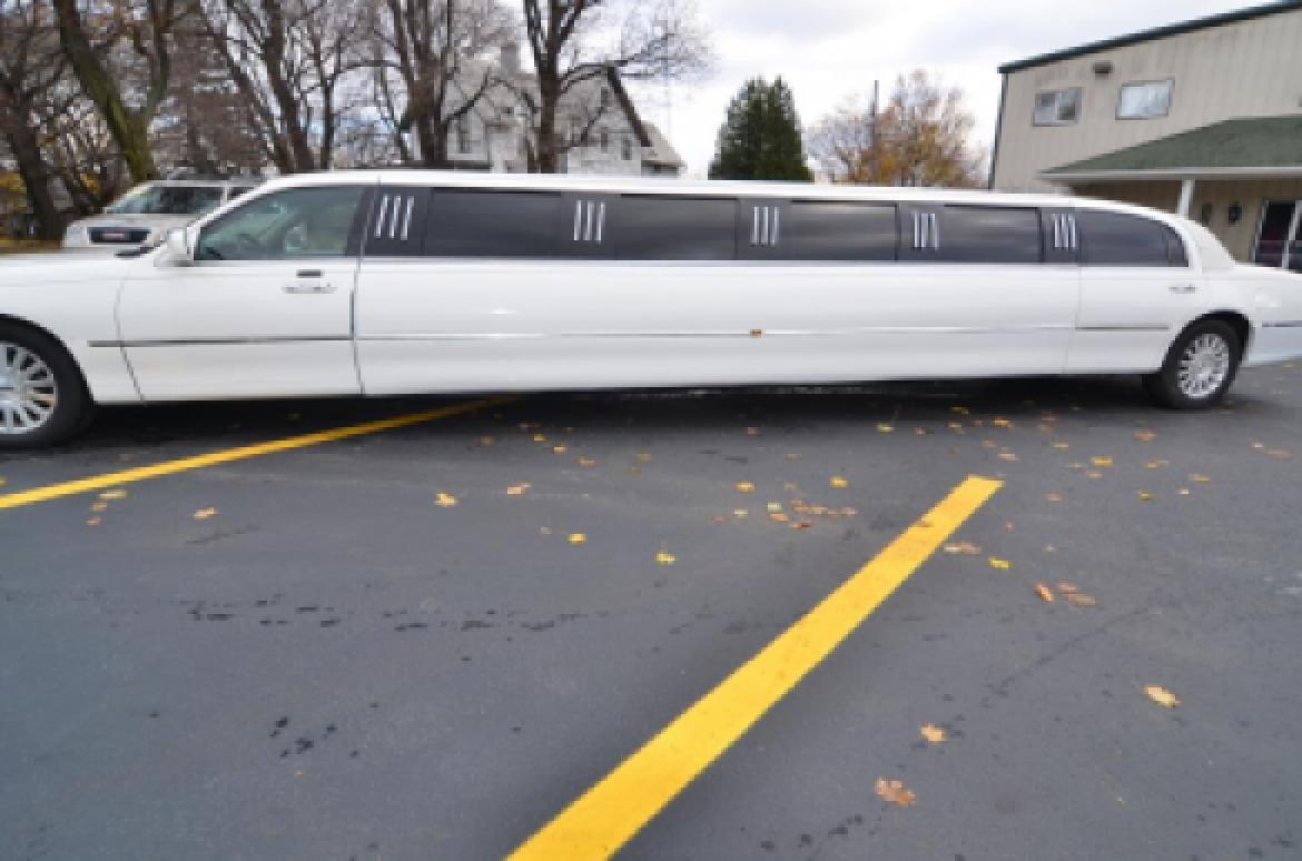 Limousine for Sale in North East, PA - Photo 15