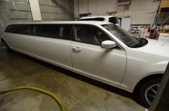 2013 Chrysler 300 Limousine for Sale in North East, PA - Photo 2