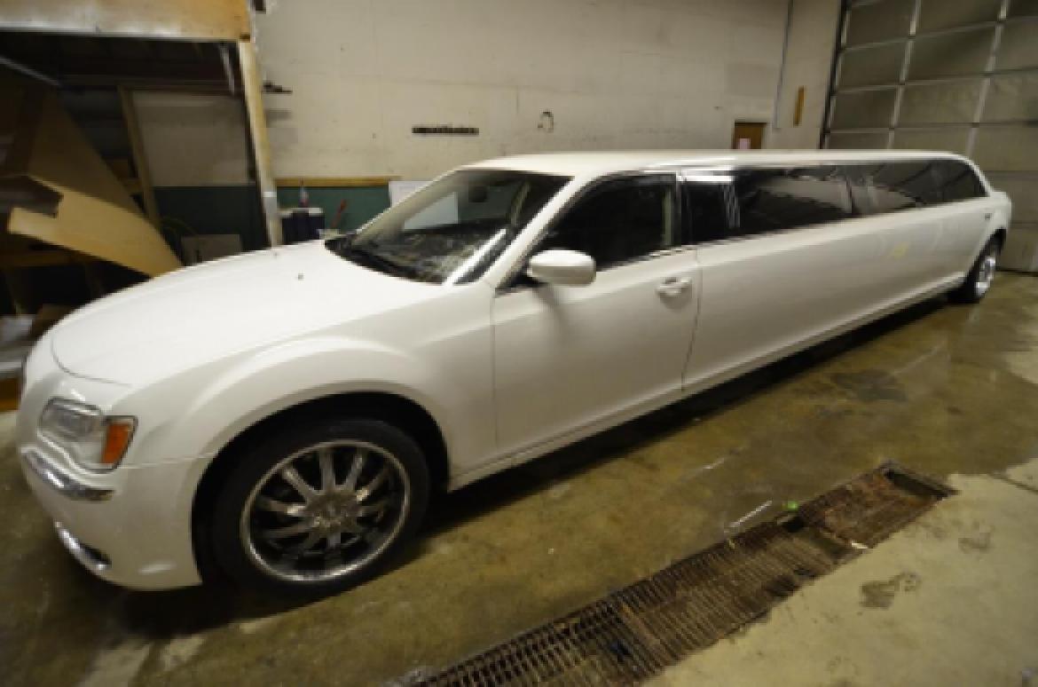 Limousine for Sale in North East, PA - Main Photo
