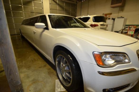 2013 Chrysler 300 Limousine for Sale in North East, PA - Photo 3