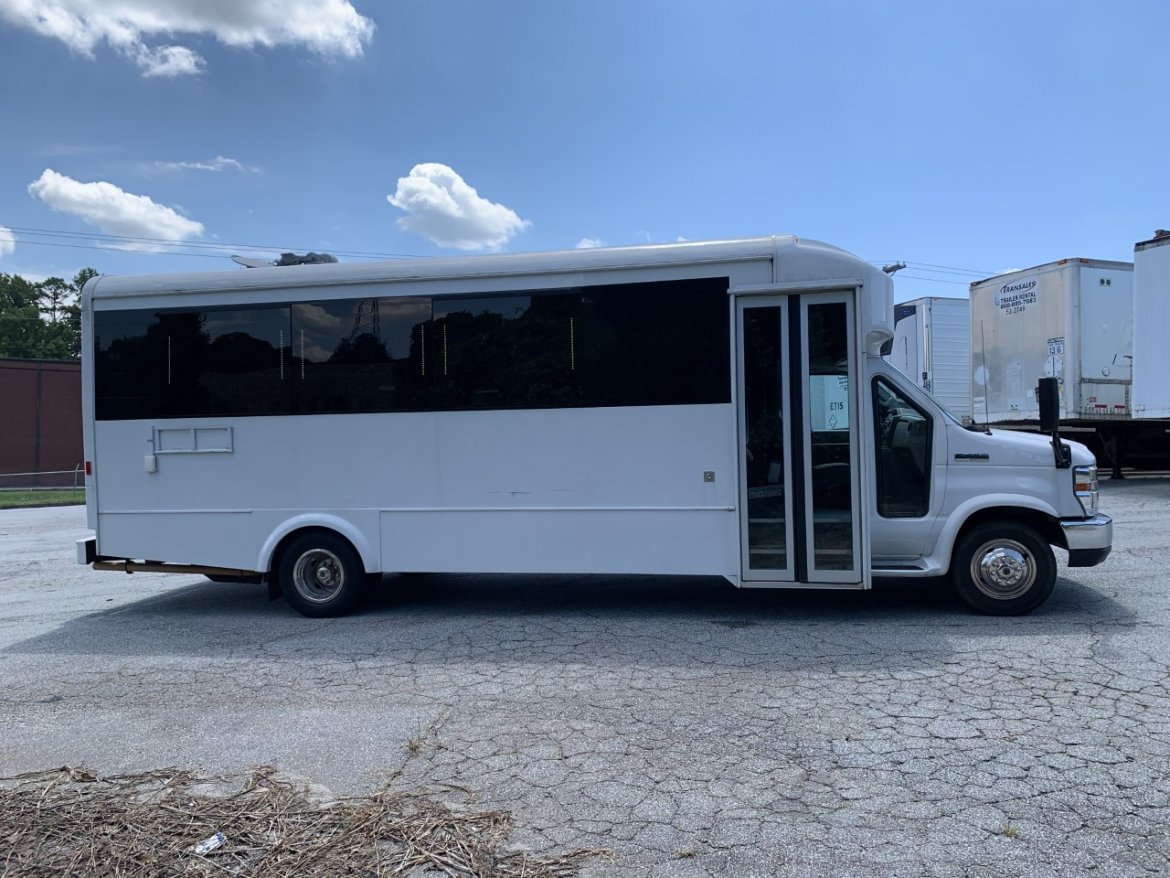 Limo Bus for Sale in Easley, SC - Main Photo
