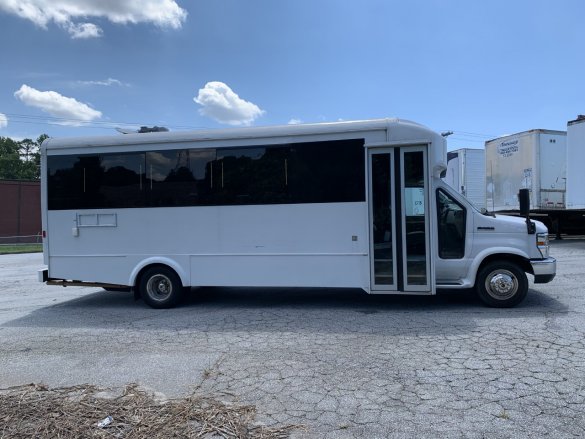 2016 Ford E450 Limo Bus for Sale in Easley, SC - Main Photo