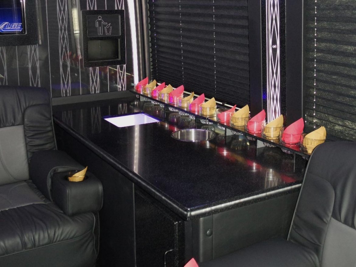 Limo Bus for Sale in Easley, SC - Photo 17