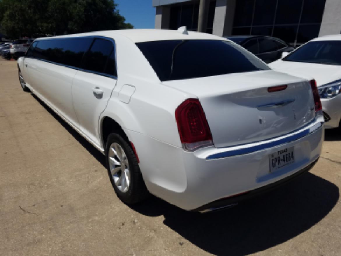 Limousine for Sale in Austin, TX - Photo 4