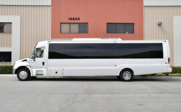 2008 International 3200 Limo Bus for Sale in Fontana, CA - Main Photo