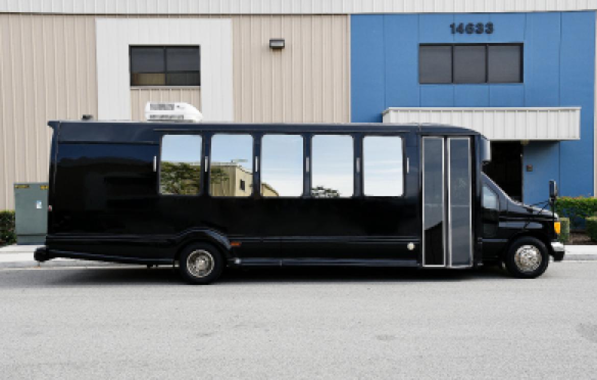 Limo Bus for Sale in fontana, CA - Photo 2