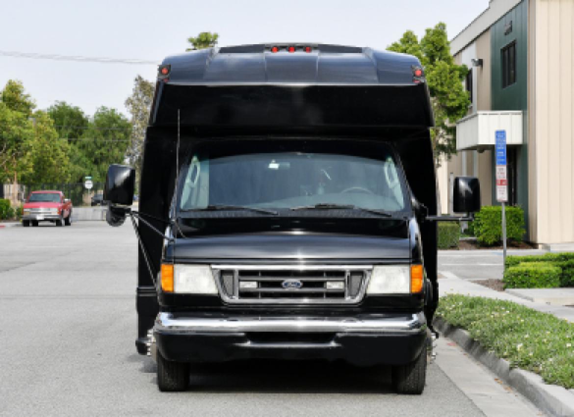 Limo Bus for Sale in fontana, CA - Photo 4