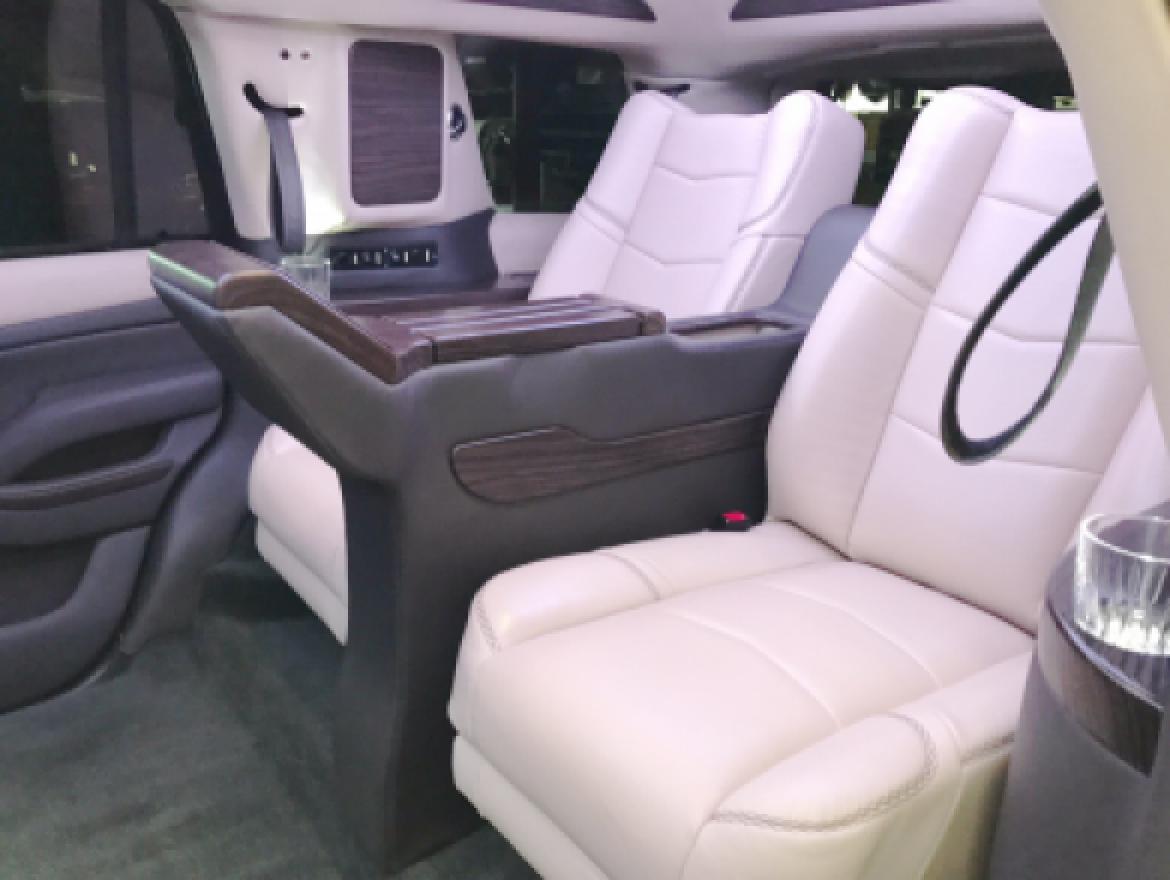 CEO SUV Mobile Office for Sale in Oaklyn, NJ - Photo 16