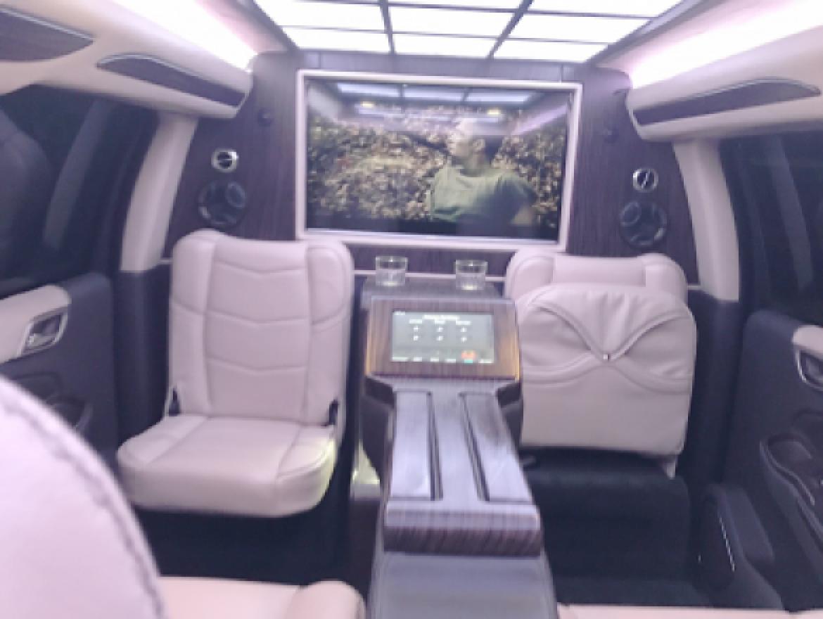 CEO SUV Mobile Office for Sale in Oaklyn, NJ - Photo 18
