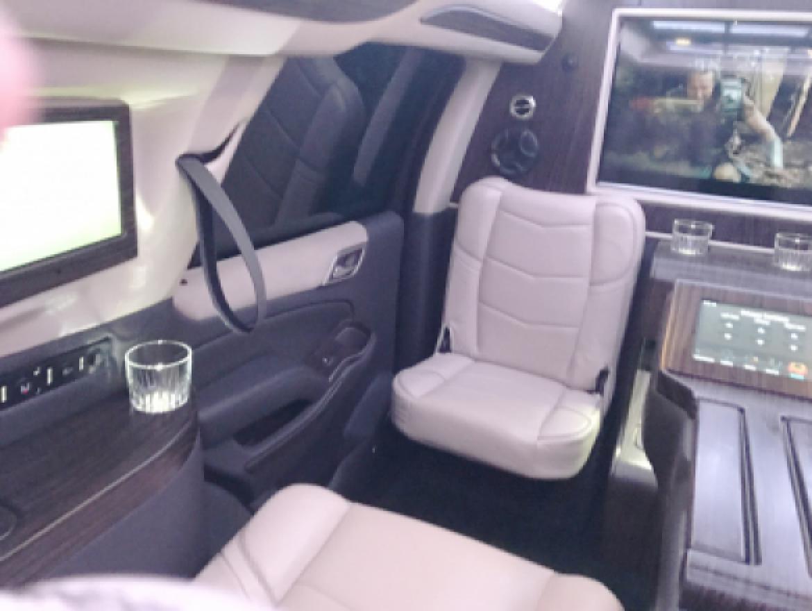 CEO SUV Mobile Office for Sale in Oaklyn, NJ - Photo 19