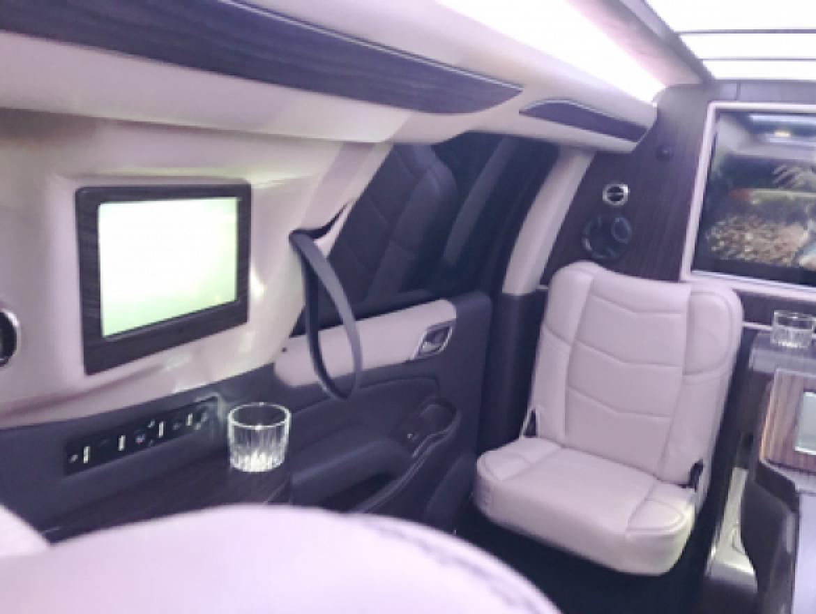 CEO SUV Mobile Office for Sale in Oaklyn, NJ - Photo 20