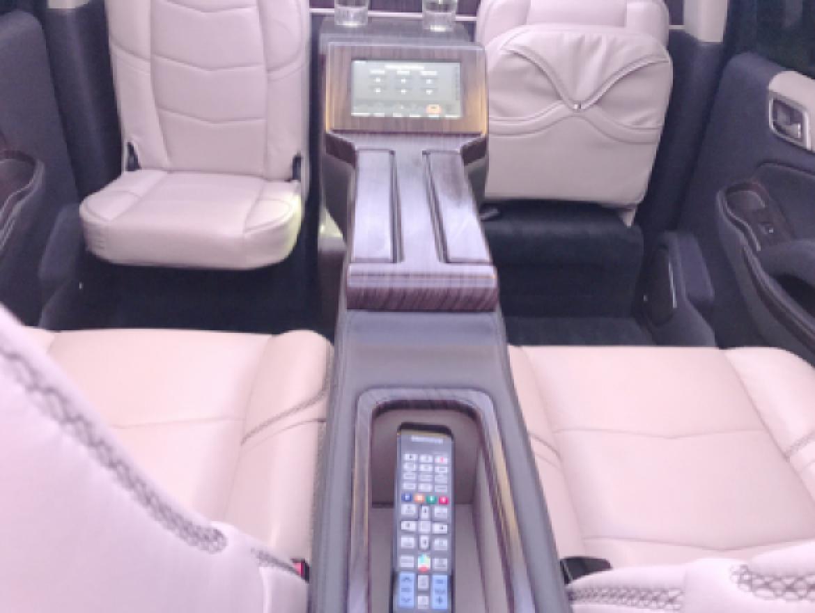 CEO SUV Mobile Office for Sale in Oaklyn, NJ - Photo 22