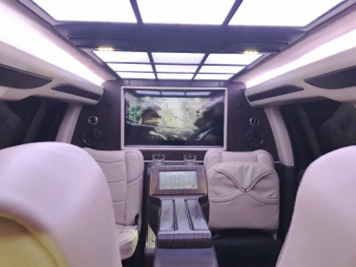 CEO SUV Mobile Office for Sale in Oaklyn, NJ - Photo 23
