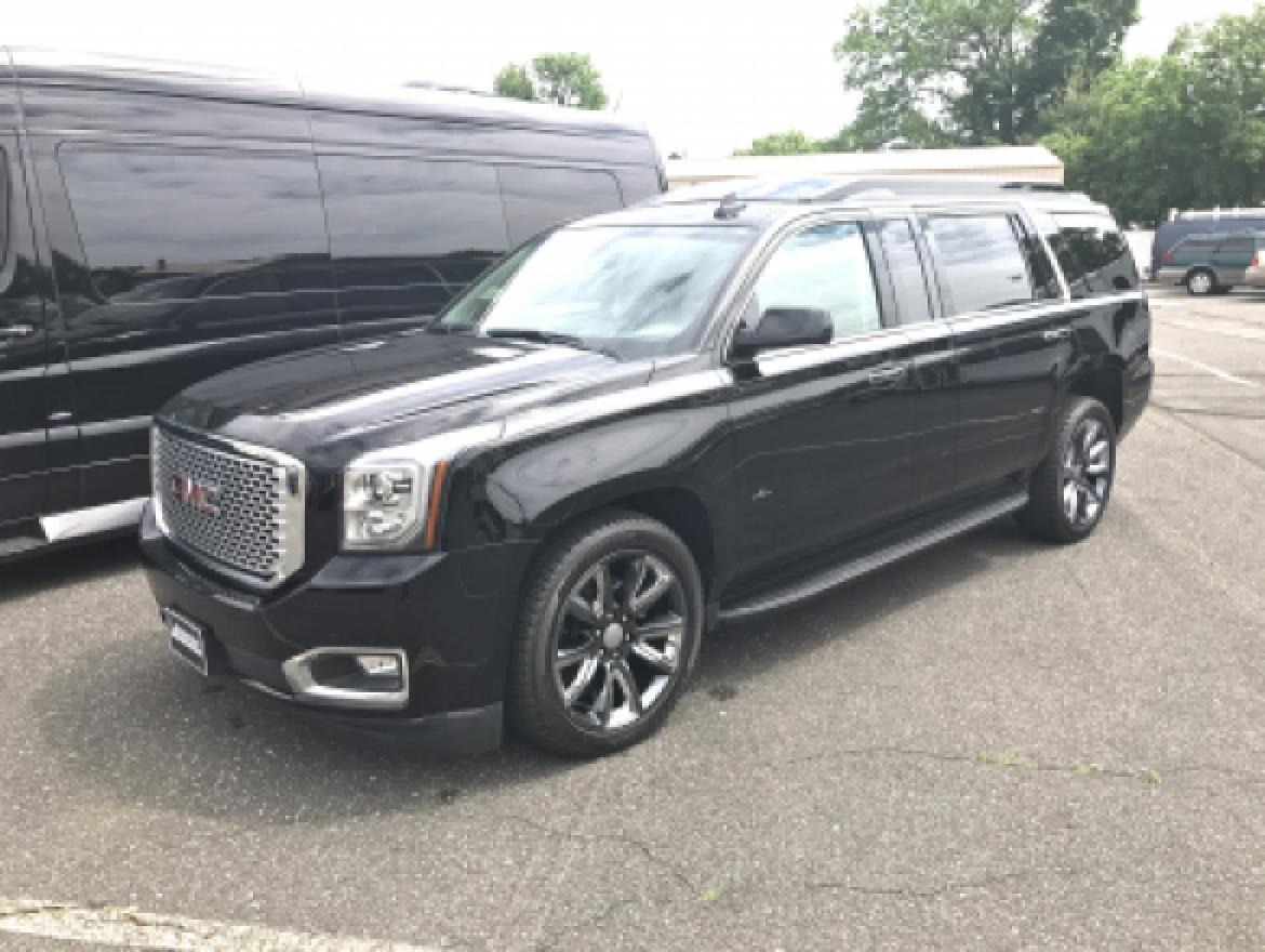 CEO SUV Mobile Office for Sale in Oaklyn, NJ - Photo 26
