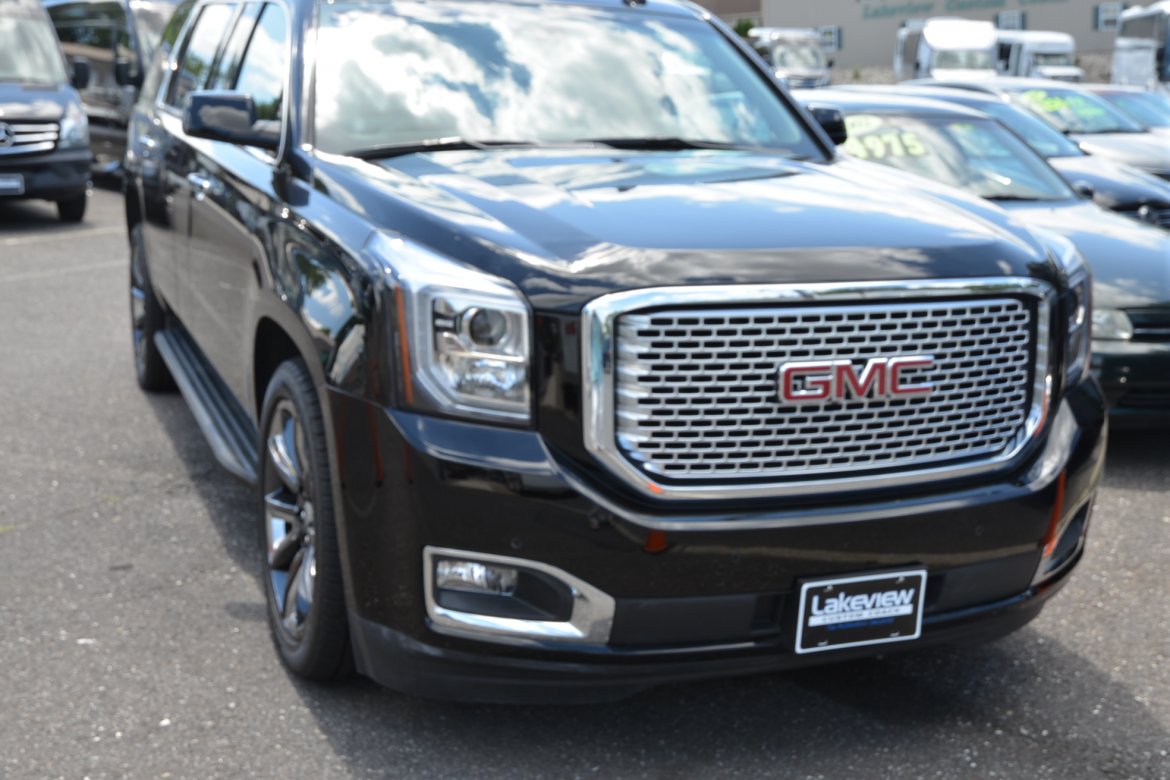 CEO SUV Mobile Office for Sale in Oaklyn, NJ - Photo 31