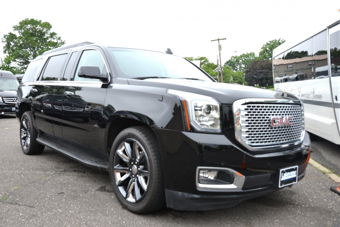 CEO SUV Mobile Office for Sale in Oaklyn, NJ - Photo 32