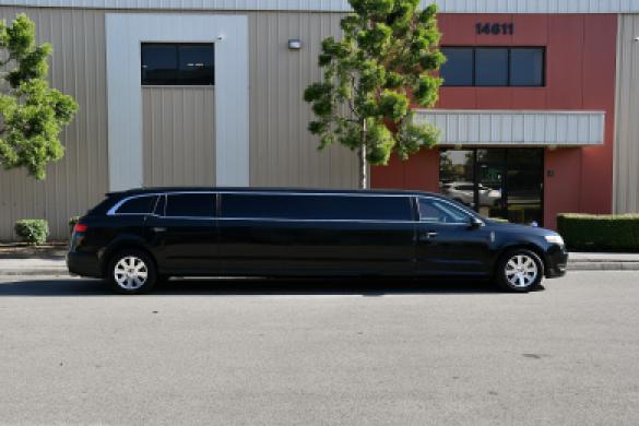 2013 Lincoln MKT Limousine for Sale in fontana, CA - Photo 2