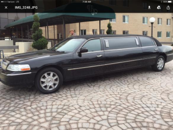 2009 Lincoln Town Car Limousine Limousine for Sale in Richmond, VA - Main Photo