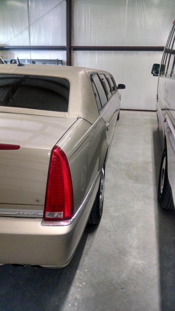 2008 Cadillac DTS Limousine for Sale in Fredericksburg, TX - Photo 2
