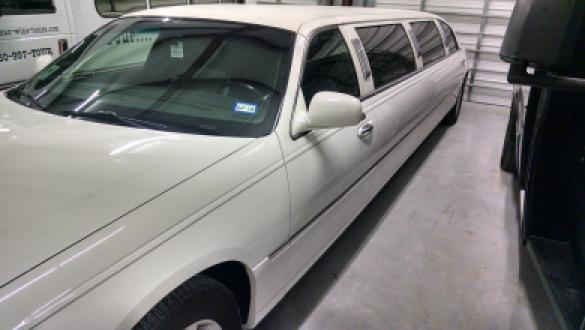 2006 Lincoln  Town Car Limousine for Sale in Fredericksburg, TX - Main Photo