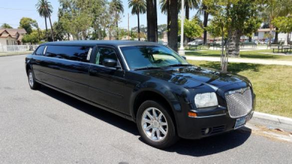 2007 Chrysler 300 Limousine for Sale in Los Angeles, CA - Photo 2