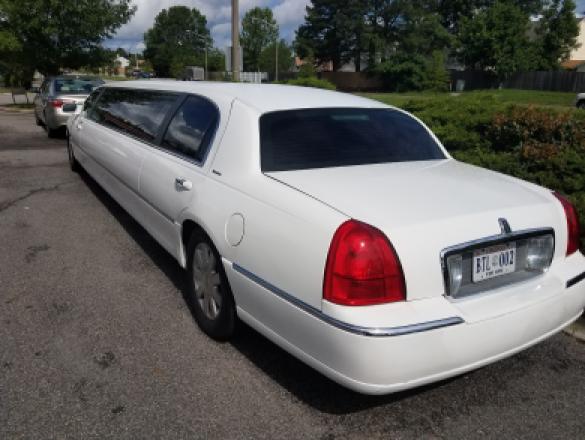 2004 Lincoln Towncar Limousine for Sale in Virginia Beach, VA - Photo 2