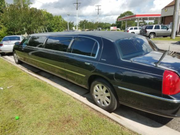 2006 Cadillac Federal Limousine for Sale in Virginia Beach, VA - Photo 3
