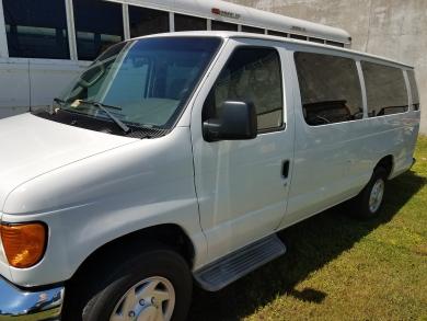 2006 Ford Escord Shuttle Bus for Sale in Virginia Beach, VA