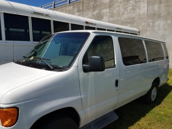 2006 Ford Escord Shuttle Bus for Sale in Virginia Beach, VA - Photo 2