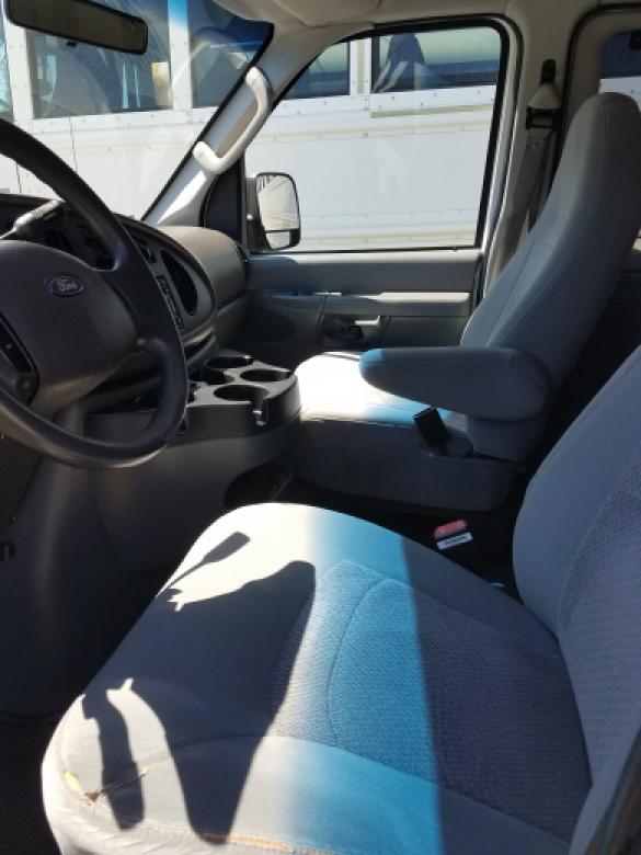 2006 Ford Escord Shuttle Bus for Sale in Virginia Beach, VA - Photo 3