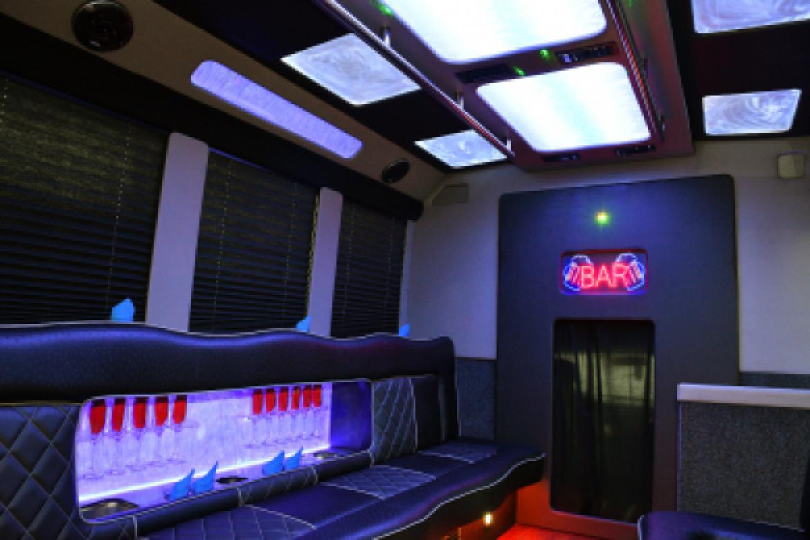 Limo Bus for Sale in Fontana, CA - Photo 11