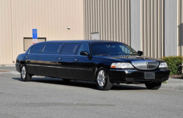 2010 Lincoln town car Limousine for Sale in Fontana, CA - Photo 3