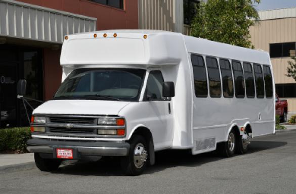 2001 Chevrolet 3500 Limo Bus for Sale in Fontana, CA - Main Photo