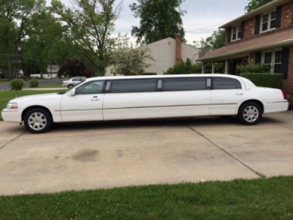 2007 Lincoln   Town Car Limousine for Sale in Cherry Hill, NJ - Main Photo