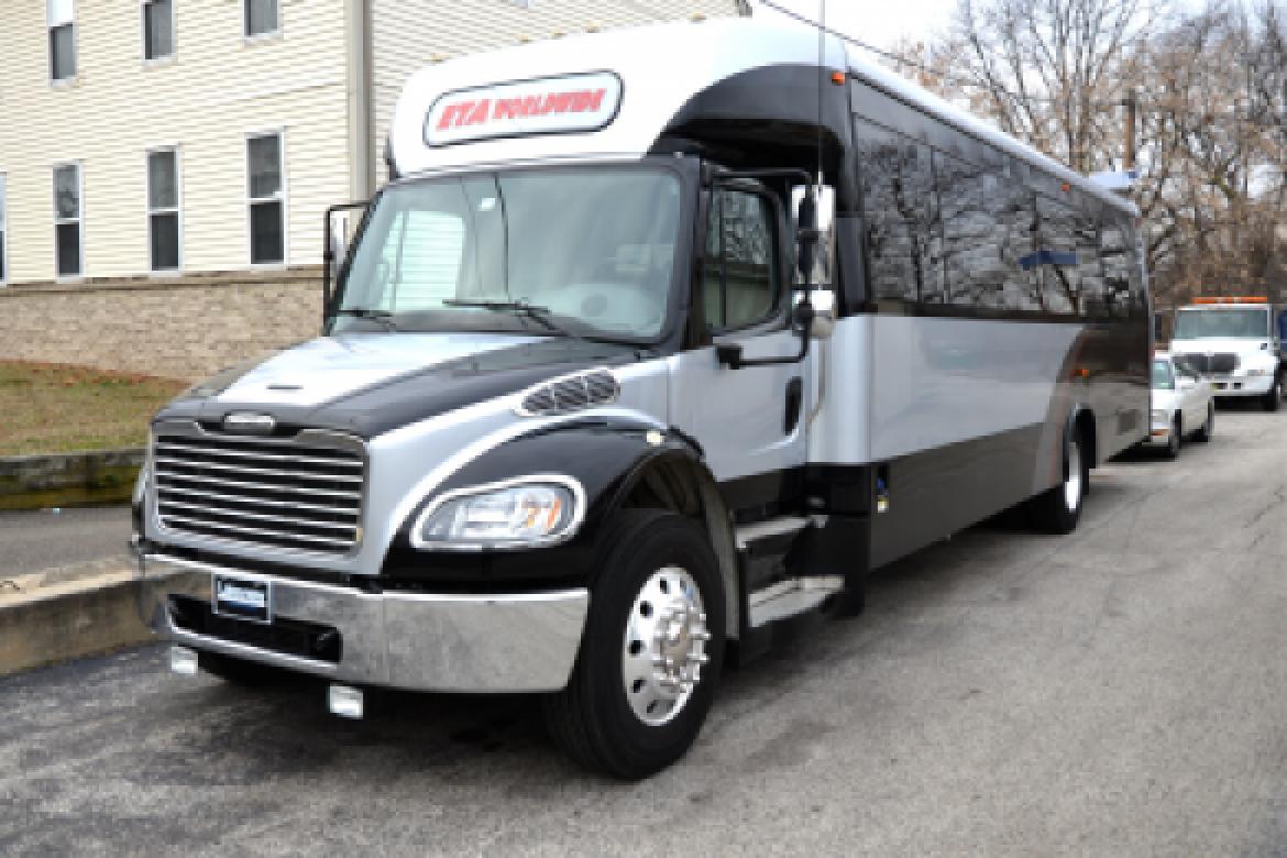Limo Bus for Sale in Oaklyn, NJ - Photo 10