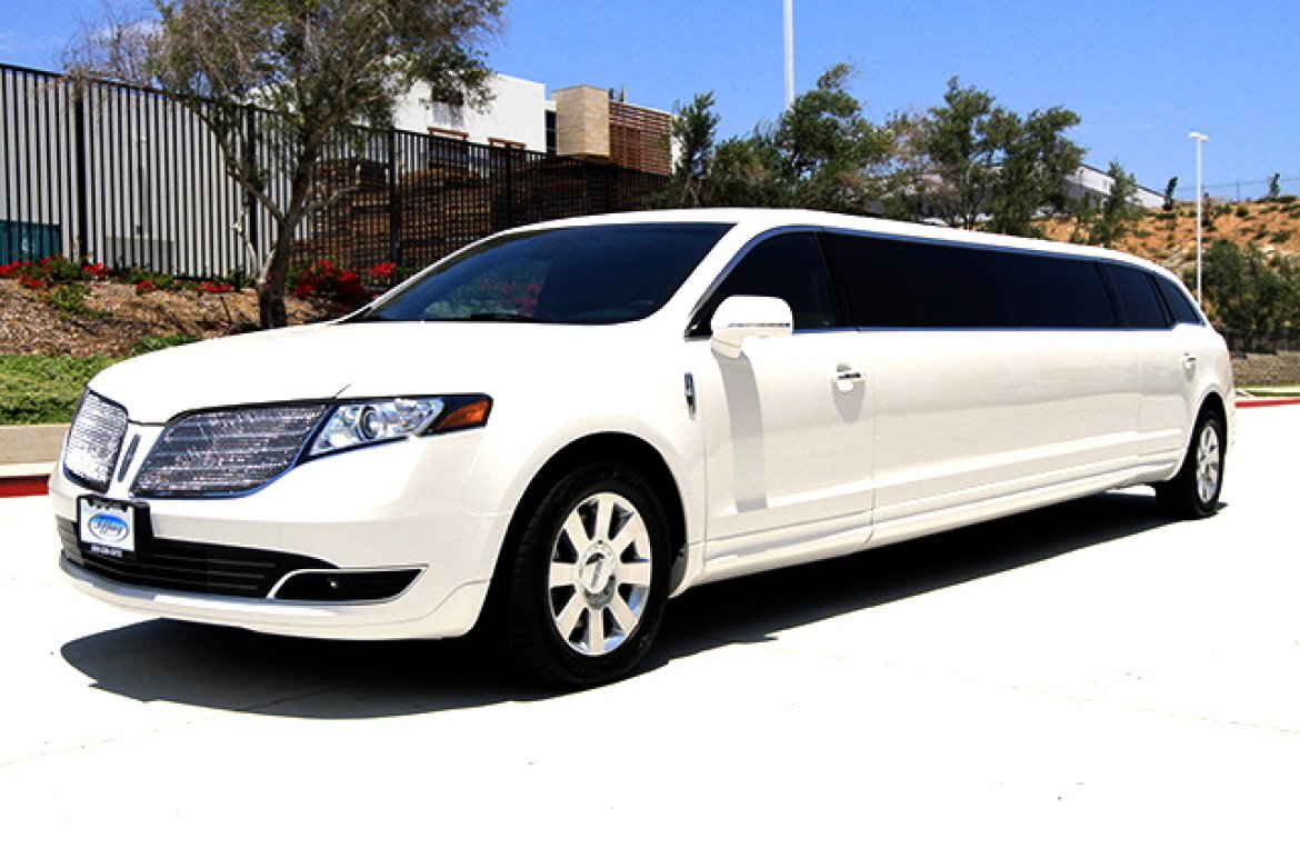 Limousine for Sale in Oaklyn, NJ - Photo 3